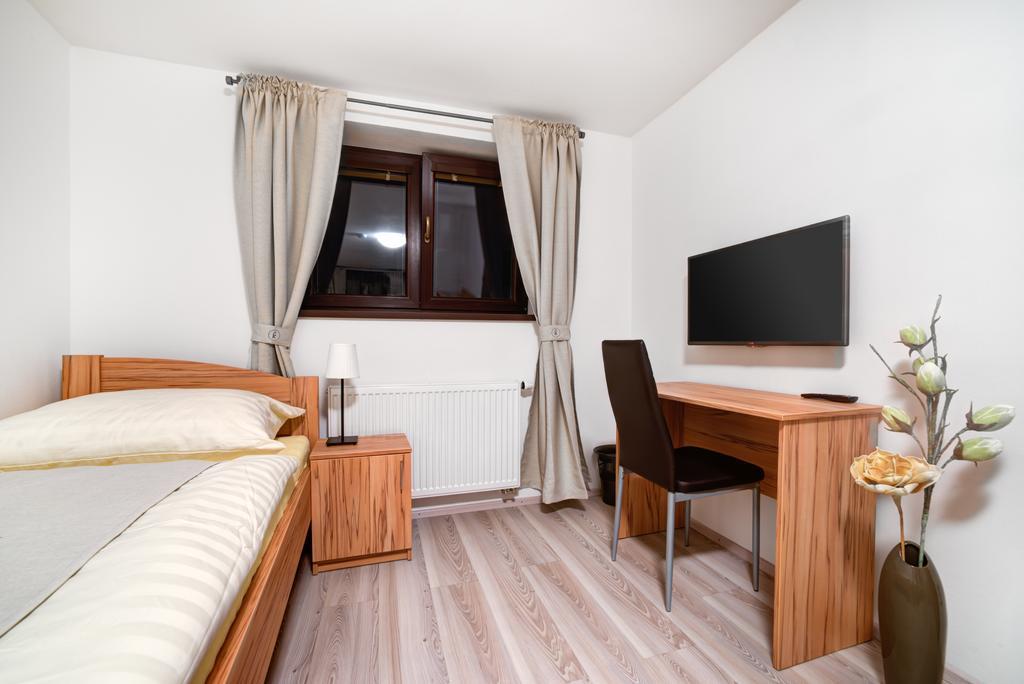 Penzion Kralovska Cesta Brno Cameră foto