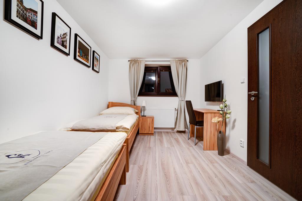 Penzion Kralovska Cesta Brno Cameră foto