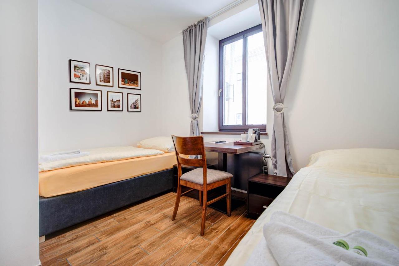 Penzion Kralovska Cesta Brno Exterior foto